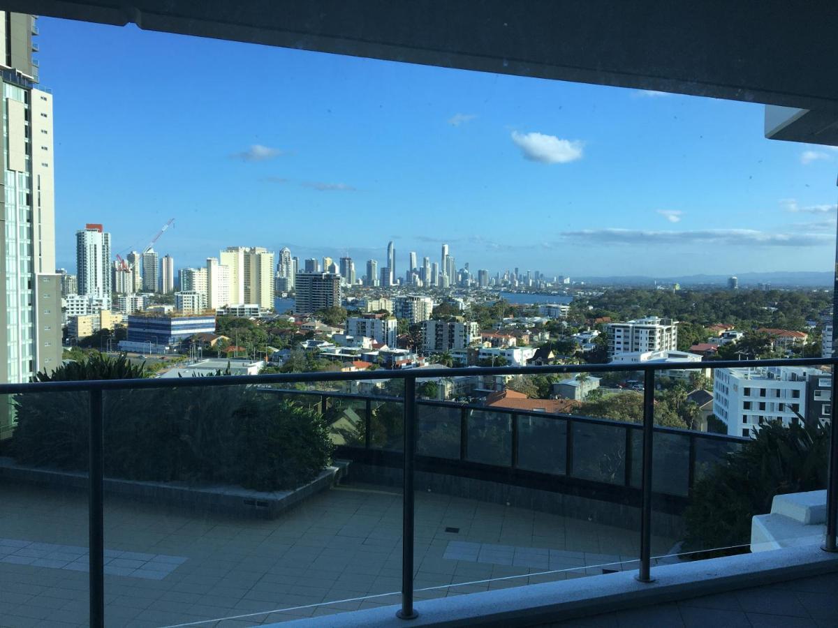 Apartment Three-bedroom With Amazing View Near Surfers Paradise