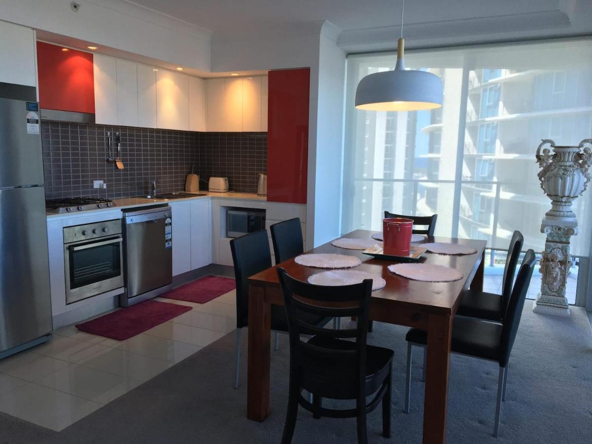 Three-bedroom With Amazing View Near Surfers Paradise Gold Coast