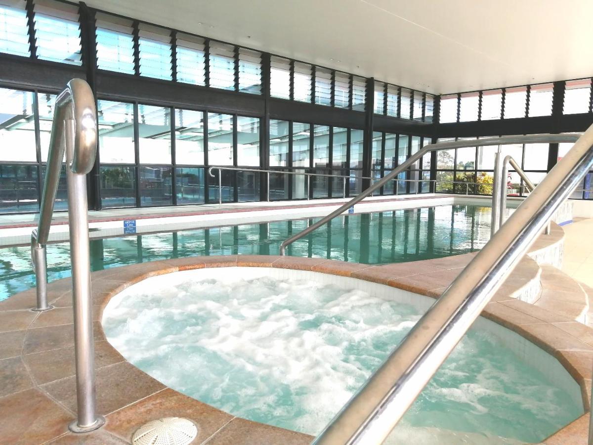 Three-bedroom With Amazing View Near Surfers Paradise *